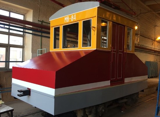 1 сентября волгоградцы увидят самый маленький трамвай-тягач
