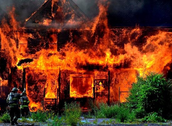 Жители Палласовки Волгоградской области в огне потеряли почти все имущество