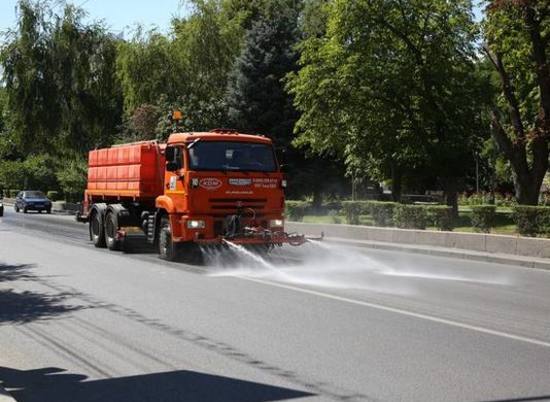 После Дня города волгоградские коммунальщики вывезли 300 кубометров мусора