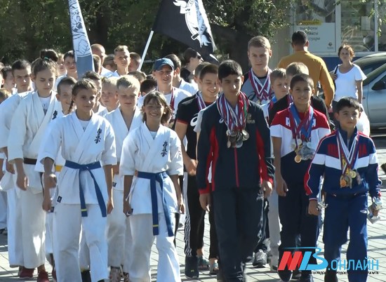 Жителям Кировского района подарили большой спортивный праздник