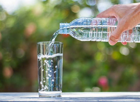 Волгоградцы могут не пить «обязательные» 2 литра воды в день