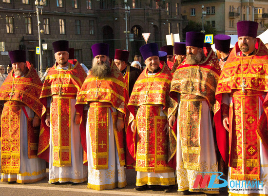 Православные христиане Волгограда отметили большой праздник (ФОТОРЕПОРТАЖ)