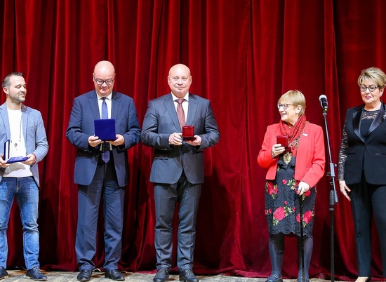 Глава Волгограда Виталий Лихачев награжден медалью Россотрудничества