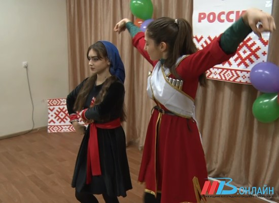 Волгоградские школьницы языком танца рассказали о Грузии