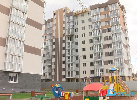Жителям аварийных домов закупили 82 квартиры в Волжском и Волгограде