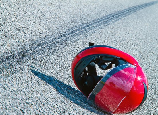 37-летний мотоциклист разбился насмерть на парковке у волгоградского ТЦ
