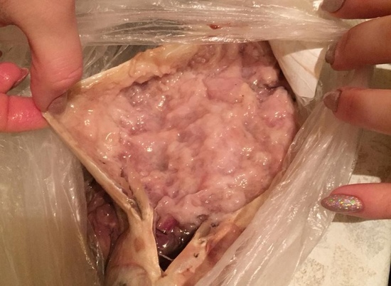 Волгоградский супермаркет продавал рыбку с протухшим "сюрпризом"