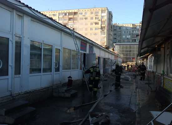 В Волгограде разбираются в причинах пожара на рынке «Олимпия»