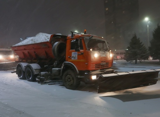 Испытание первым снегом пройдено: волгоградцы оценили работу дорожников