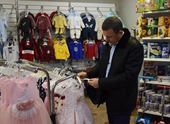 В Волгограде нашли нарушения в магазинах детских товаров