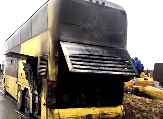 Под Волгоградом вспыхнул автобус «Неоплан» с 40 пассажирами