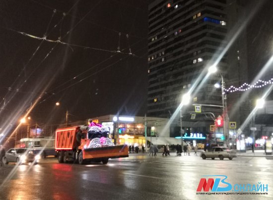 От снега волгоградские дороги очистят 55 единиц техники
