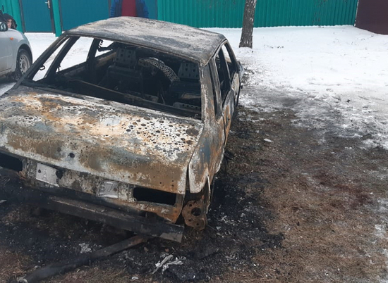 В Волгоградской области водитель легковушки насмерть сбил пешехода и уехал