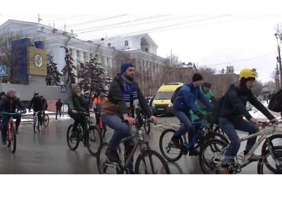 Больше трёхсот волгоградцев объединил зимний велопарад