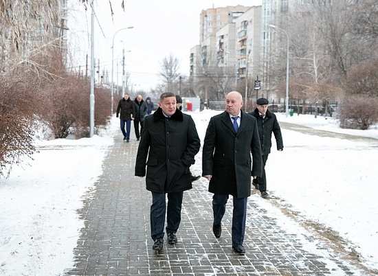 Андрей Бочаров проверил новую дорогу в Дзержинском районе Волгограда