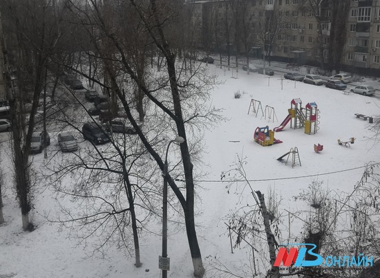 Синоптики: в Волгограде порывы ветра до 20 м/с, метель и гололедица