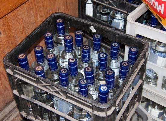 Житель Волгоградской области собирался незаконно продать 2 тысячи литров алкоголя