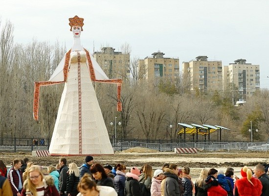 В Волгограде готовятся к изготовлению каркаса чучела Масленицы