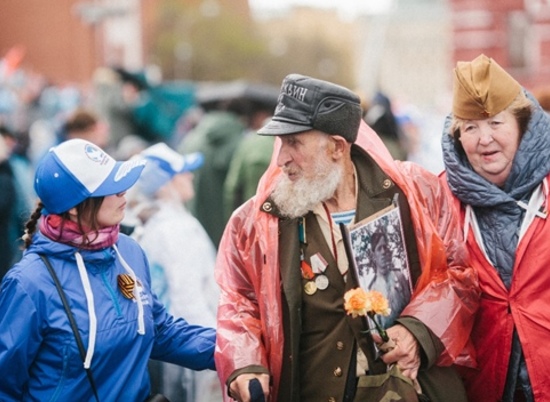 Волгоградцы могут стать волонтерами Победы и принять участие в параде на Красной площади