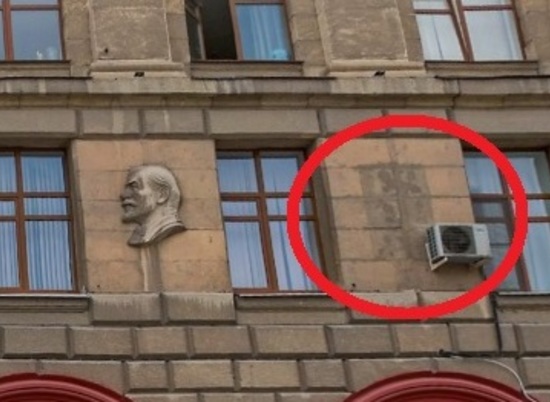 На здании ВолгГМУ в Волгограде восстановят имя Иосифа Сталина