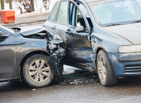 В Волгограде в аварии двух иномарок погиб водитель