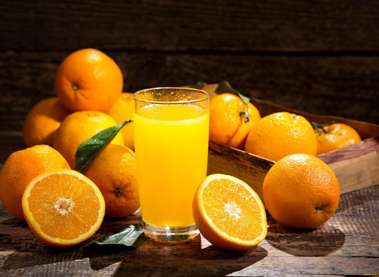 Ученые назвали апельсиновый сок хорошим средством в борьбе с ожирением