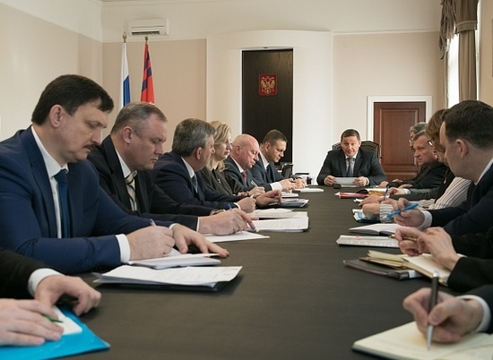 Губернатор Андрей Бочаров проведёт совещание на площадке Волжского абразивного завода