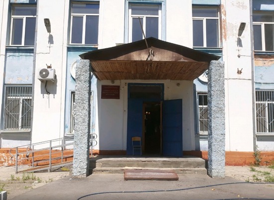 В Волгограде выбирают подрядчика для ремонта школы в Дзержинском районе