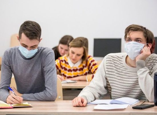 Вступительные экзамены в российских вузах перенесут из-за коронавируса
