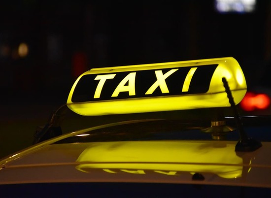 Волгоградские таксисты обязаны работать в защитных масках