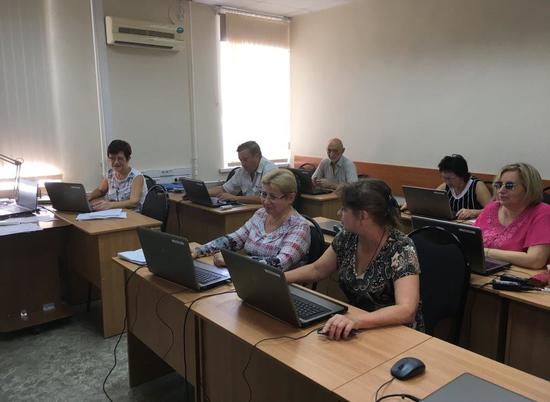 В Волгограде расширяют возможности для НКО по обучению предпенсионеров