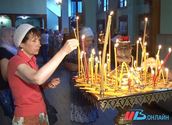 Роспотребнадзор призвал отменить службы в храмах Волгоградской области