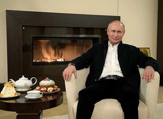 Владимир Путин поздравил православных россиян с праздником Пасхи