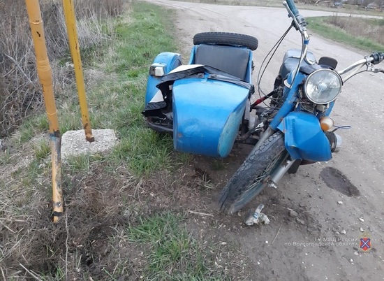 В Волгоградской области мотоциклист въехал в трубу газопровода