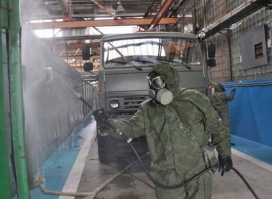 Военные дезинфицируют волгоградский завод