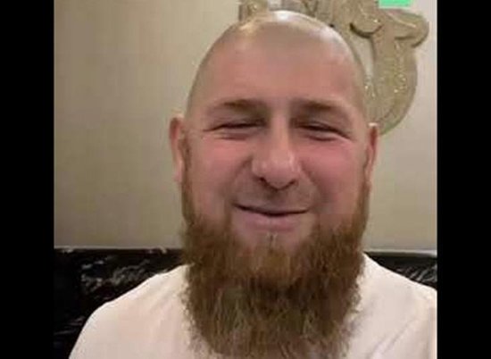 Кадыров побрился налысо и посоветовал мужчинам последовать его примеру