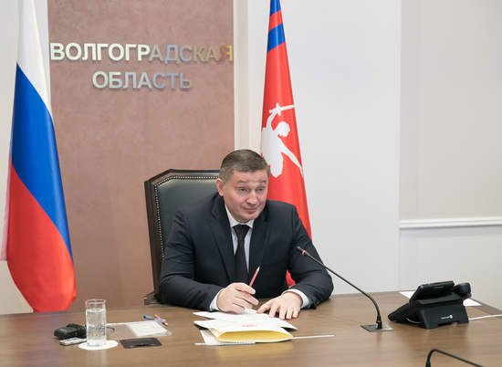 Губернатор Андрей Бочаров провел прием граждан в режиме онлайн