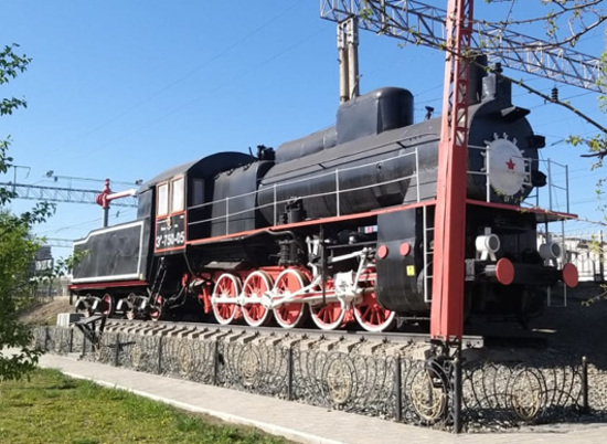 Более 100 памятников железнодорожникам благоустроят к празднику специалисты ПривЖД