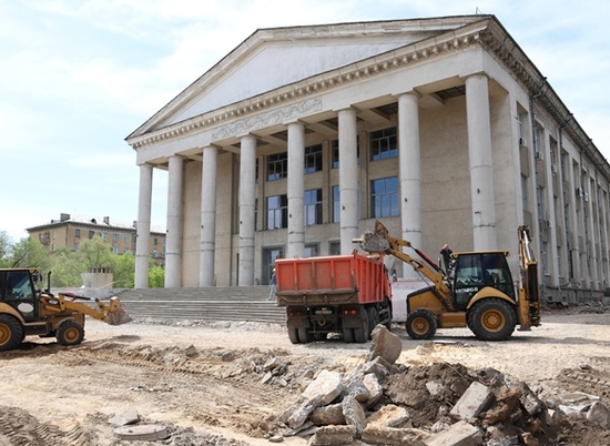 У ДК на севере Волгограда началась реконструкция фонтана