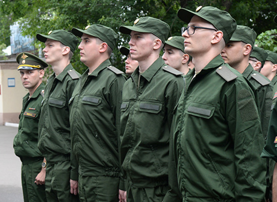 В Волгограде 20 первых призывников отправились к месту службы