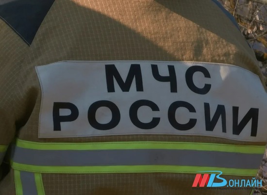 В центре Волгограда сгорел 15-летний ВАЗ