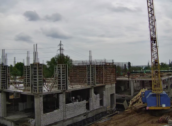 В Суровикино продолжается строительство детского сада на 140 мест