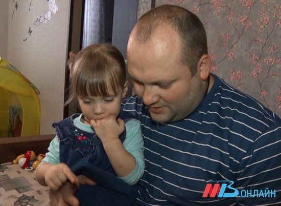 Выплаты по 10 000 руб начали получать волгоградские семьи с детьми