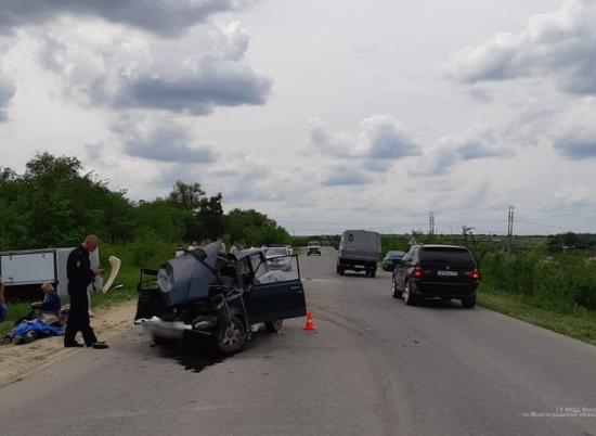 Два человека погибли на трассе в Камышине