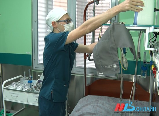 43 пациента с COVID-19 в Волгоградской области находятся в реанимации