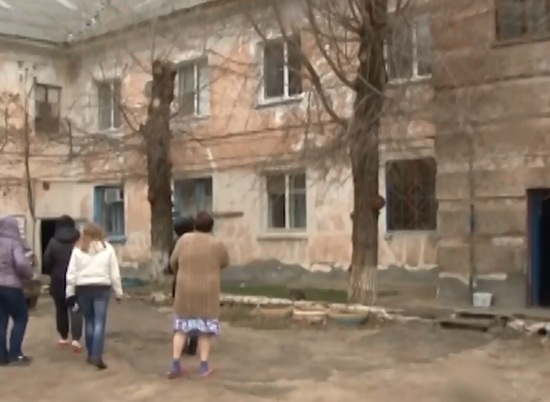 В Тракторозаводском районе снесут три аварийных дома