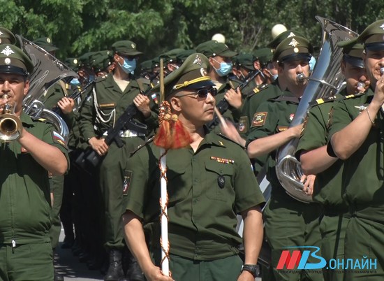 Первая репетиция июньского парада Победы прошла в Волгограде