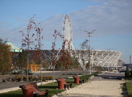 В Волгограде на ЦПКиО монтируют главную арку