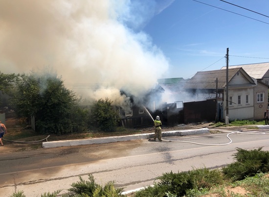 На пожарах в Волгограде пострадали 2 женщины