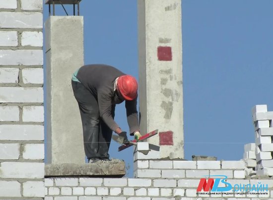 В Волгограде монтируют инженерные системы строящегося детсада